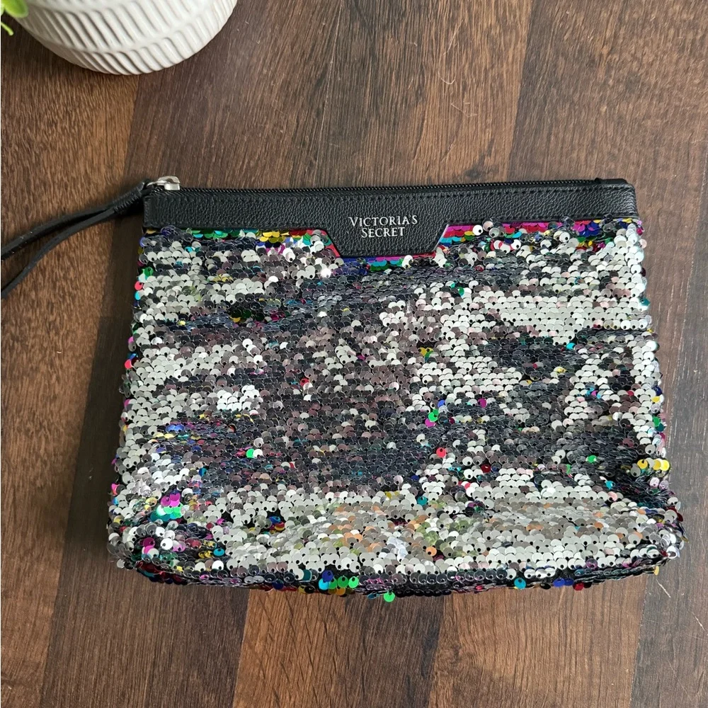 Victoria’s Secret Cosmetic Bag/Wristlet Bundle - Picture 3 of 12